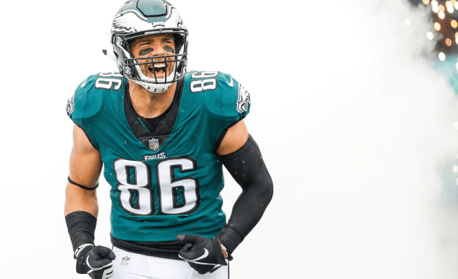 Eagles Legends Sign One-Day Contract to Retire in Philadelphia at 35