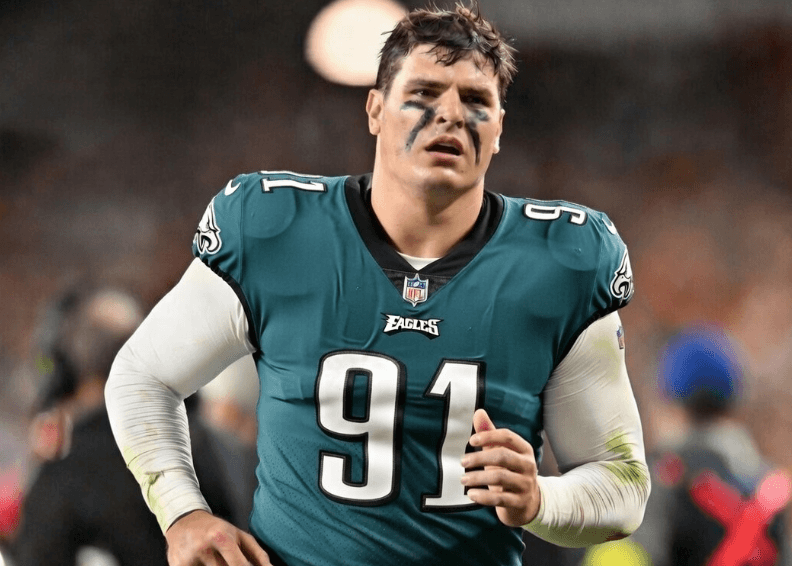 Former 4-Time Pro Bowl and All-Pro Purchases $3 Million Property in Philadelphia — Fans Speculate He Has Reached Agreement with the Eagles