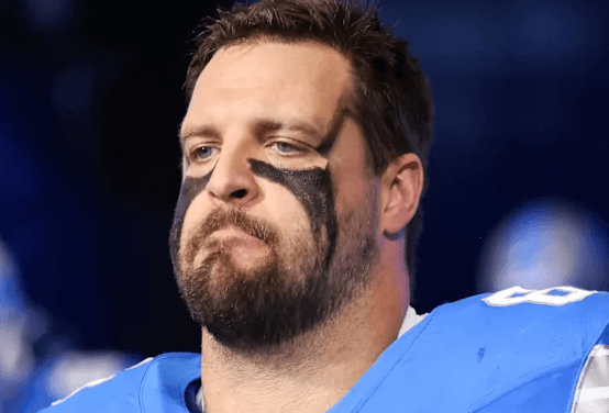 Veteran superstar Taylor Decker sends an emotional farewell to the entire Detroit Lions after being released — ending his 10-year journey at Ford Field