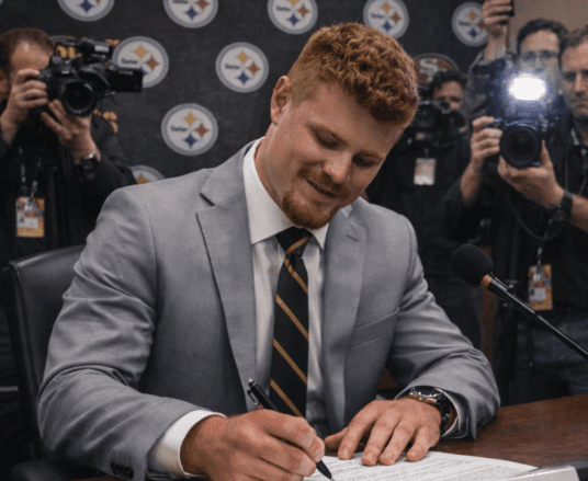 Pittsburgh Steelers Reach Personal Agreement with Big Ten Tackling Leader - Building the NFL's Strongest Defense with TJ Watt Taking on a New Role
