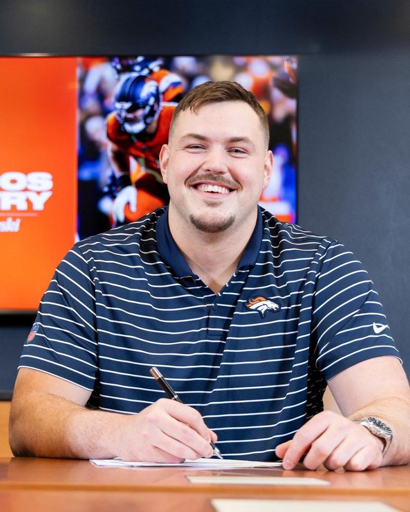 Denver Broncos Finalize Record Extension Deal with Alex Palczewski – Signaling Ben Powers’ Likely Departure