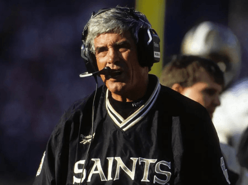 Tragic Loss: The entire family mourns as they announce the passing of New Orleans Saints legend and former head coach Jim Mora, who passed away at the age of 91 during…